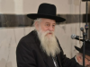 הגאון הרב אליהו דב וואכטפויגל, זעק על הבעיה החמורה של תקרובת עבודה זרה בפאות. 
